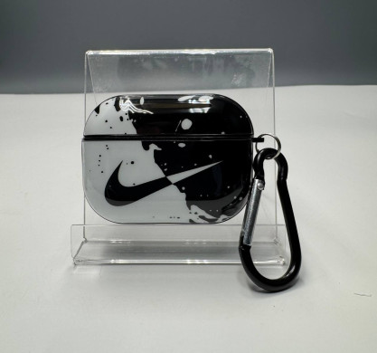 Чехол на AirPods GUESS